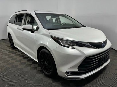 Used 2023 Toyota Sienna XLE