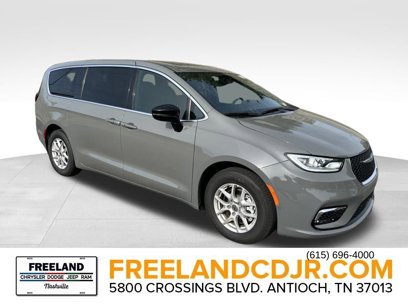 New 2025 Chrysler Pacifica Select