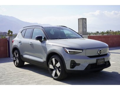 New 2025 Volvo EX40 Plus w/ Climate Package