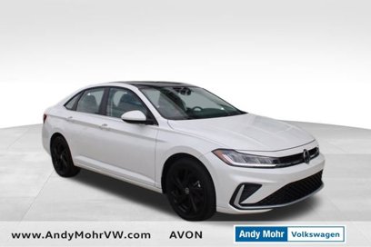 Used 2025 Volkswagen Jetta SE w/ Sunroof Package
