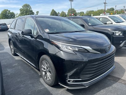 Used 2023 Toyota Sienna XLE
