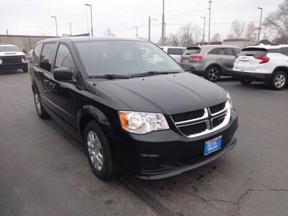 Used 2017 Dodge Grand Caravan SE w/ UConnect Hands-Free Group