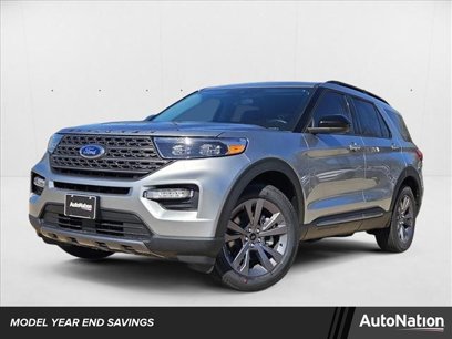 New 2024 Ford Explorer XLT w/ Equipment Group 202A