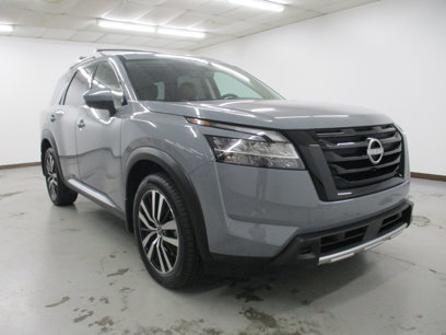 Used 2024 Nissan Pathfinder Platinum