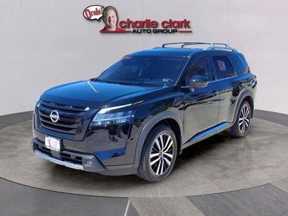 Used 2024 Nissan Pathfinder Platinum