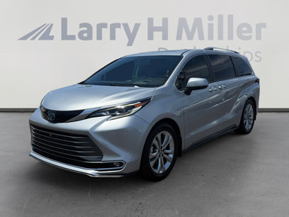 Used 2022 Toyota Sienna Platinum