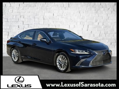 Used 2019 Lexus ES 300h w/ Luxury Package