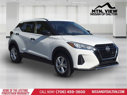 New 2025 Nissan Kicks Play S