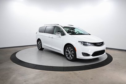 Certified 2020 Chrysler Pacifica Limited w/ Tire & Wheel Group