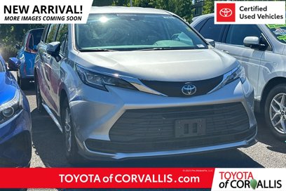 Used 2021 Toyota Sienna LE