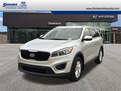 Used 2017 Kia Sorento LX w/ LX Convenience Package