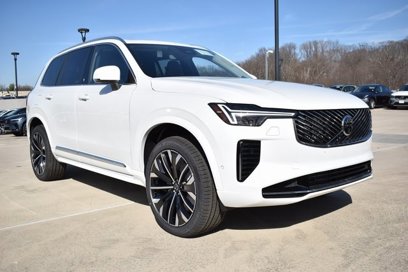 New 2025 Volvo XC90 T8 Plus w/ Protection Package Premier