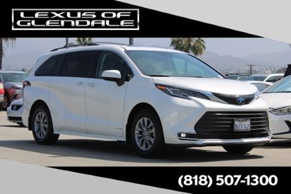 Used 2021 Toyota Sienna XLE