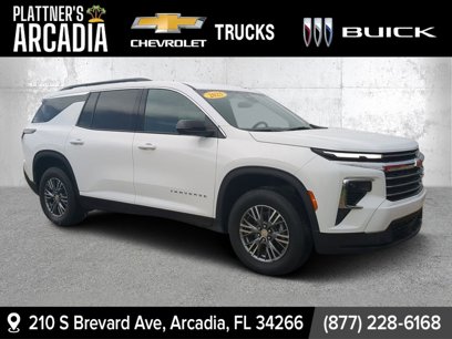 Used 2025 Chevrolet Traverse LT