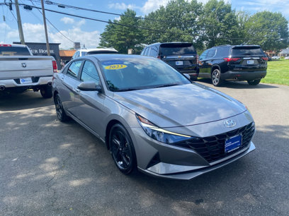 Certified 2023 Hyundai Elantra SEL w/ Preferred Accessory Package