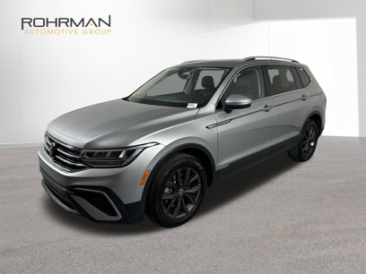 Used 2022 Volkswagen Tiguan SE w/ Panoramic Sunroof Package