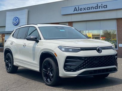 New 2025 Volkswagen Tiguan SE R-Line