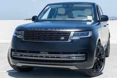 New 2025 Land Rover Range Rover SE