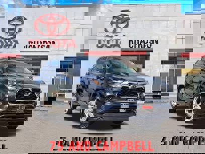 Used 2021 Toyota Highlander LE