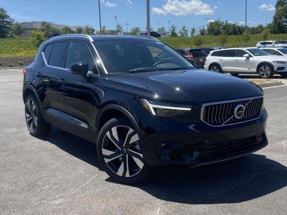 New 2025 Volvo XC40 B5 Ultra w/ Climate Package