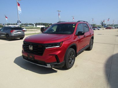 New 2025 Honda Pilot TrailSport
