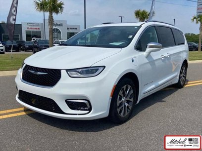 Certified 2024 Chrysler Pacifica Pinnacle