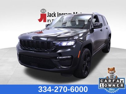 Used 2024 Jeep Grand Cherokee Limited w/ Black Appearance Package