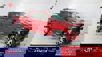 Used 2024 Chevrolet Colorado Z71 w/ Z71 Convenience Package 2