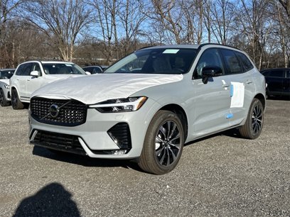New 2025 Volvo XC60 B5 Core w/ Protection Package Premier