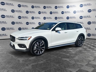 New 2025 Volvo V60 B5 Cross Country Ultra w/ Protection Package Premier