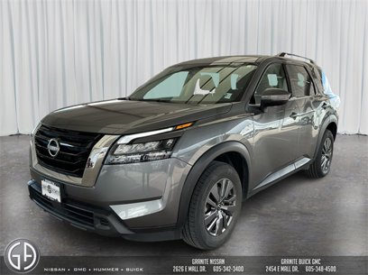 Used 2024 Nissan Pathfinder SV