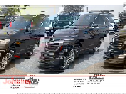 Used 2022 Chevrolet Traverse LT