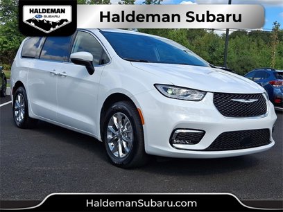 Used 2023 Chrysler Pacifica Touring-L