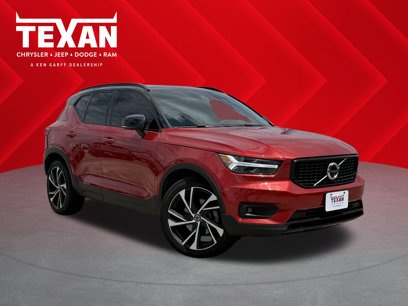 Used 2020 Volvo XC40 T5 R-Design