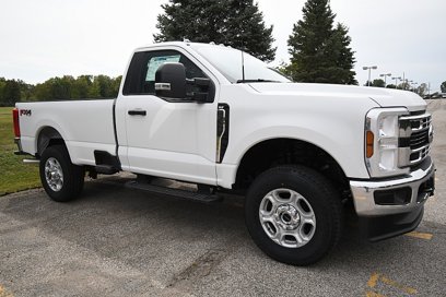 New 2025 Ford F350 XLT