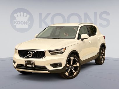 Certified 2022 Volvo XC40 T5 Momentum