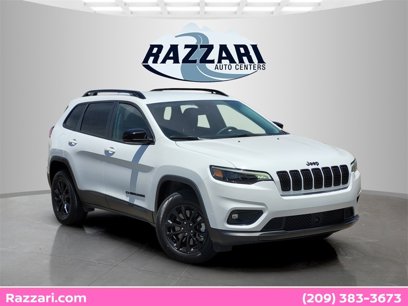 Used 2023 Jeep Cherokee Altitude Lux