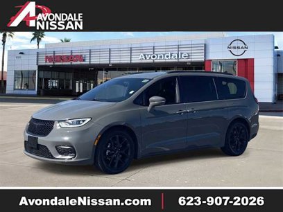 Used 2021 Chrysler Pacifica Touring-L w/ Uconnect Theater Family Group