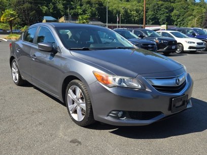 Used 2013 Acura ILX w/ Technology Package