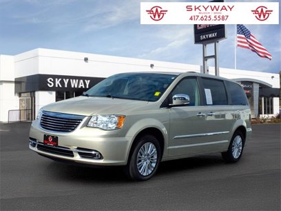 Used 2014 Chrysler Town & Country Limited w/ Luxury Group