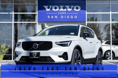 New 2025 Volvo XC40 B5 Plus w/ Protection Package Premier