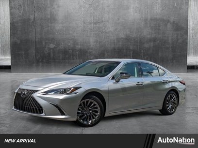 Used 2024 Lexus ES 300h w/ Luxury Package