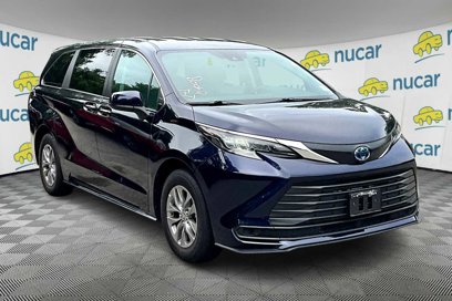 Used 2024 Toyota Sienna LE