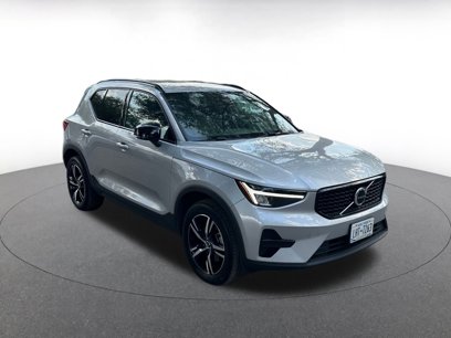Used 2024 Volvo XC40 B5 Core