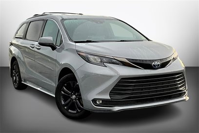 Used 2024 Toyota Sienna XLE Woodland Edition