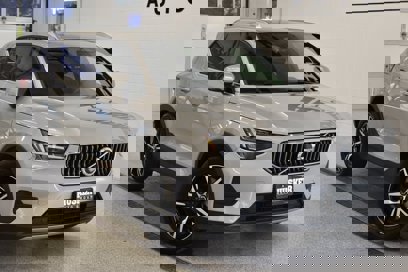 Used 2024 Volvo XC40 B5 Core