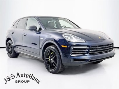 Used 2022 Porsche Cayenne E-Hybrid w/ Premium Package