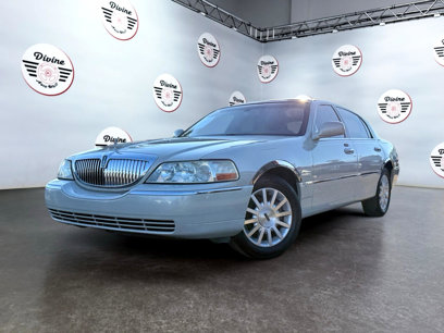 Used 2007 Lincoln Town Car Signature