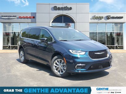 New 2025 Chrysler Pacifica Select