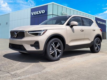 New 2025 Volvo XC40 B5 Core w/ Protection Package Premier